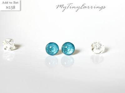 Tiny stud earrings blue 