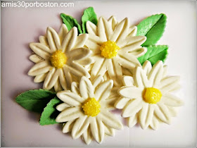 Curso 3 de Decoración Wilton: Flores de Fondant y Pasta de Goma