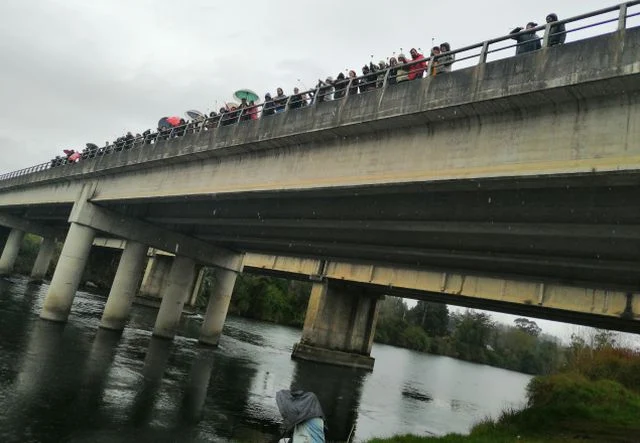 Homenaje a los caídos en el Puente Pilmaiquén en 1973