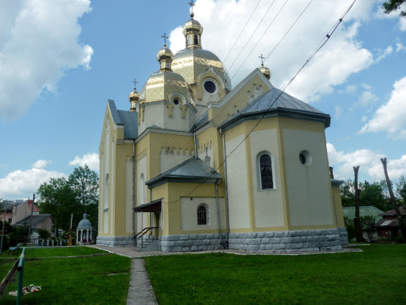 Долина. Церква Різдва Пр. Богородиці (1904)  Пам'ятка архітектури. УГКЦ