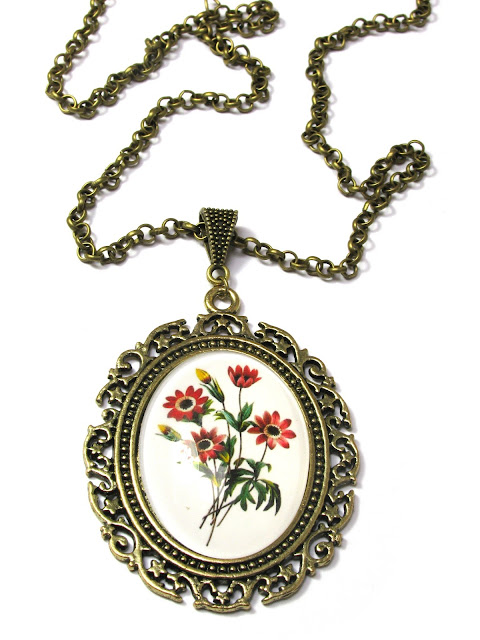 Bronskleurige ketting met bloemen