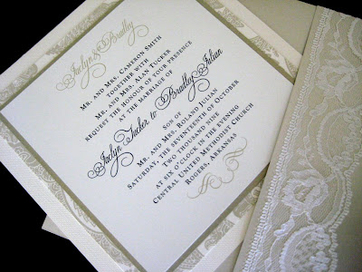 With vintage lace inspiring much of the wedding style Jaclyn was hoping to