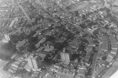 Imagem aérea de São Paulo preto e branco 