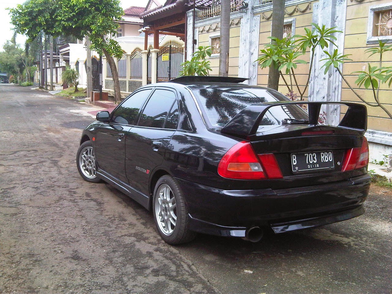 Modif Mobil Mitsubishi Lancer Evo Ottomania86