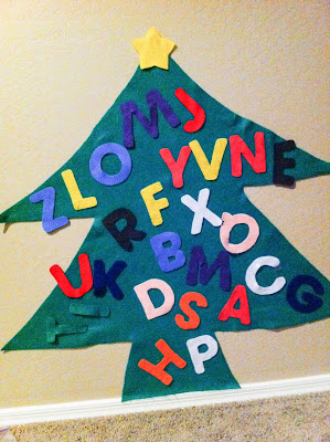 Felt Alphabet Christmas Tree- cheap, easy, DIY http://alohamoraopenabook.blogspot.com/