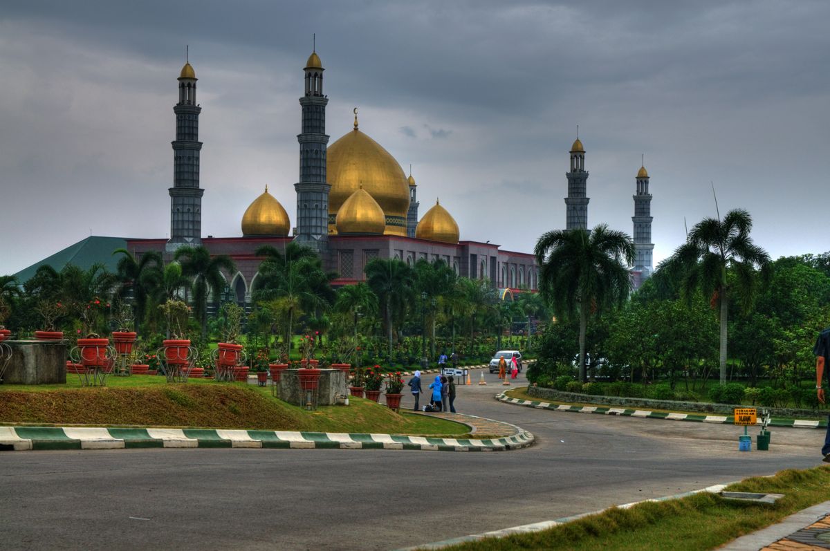  Masjid  Kubah Emas Umroh Malang