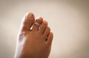 science behing toe rings, toe ring hidden meaning, toe ring significance, indian toe rings, toe ring symbolism, why indian women wear toe rings, scientific reasons behind the toe rings