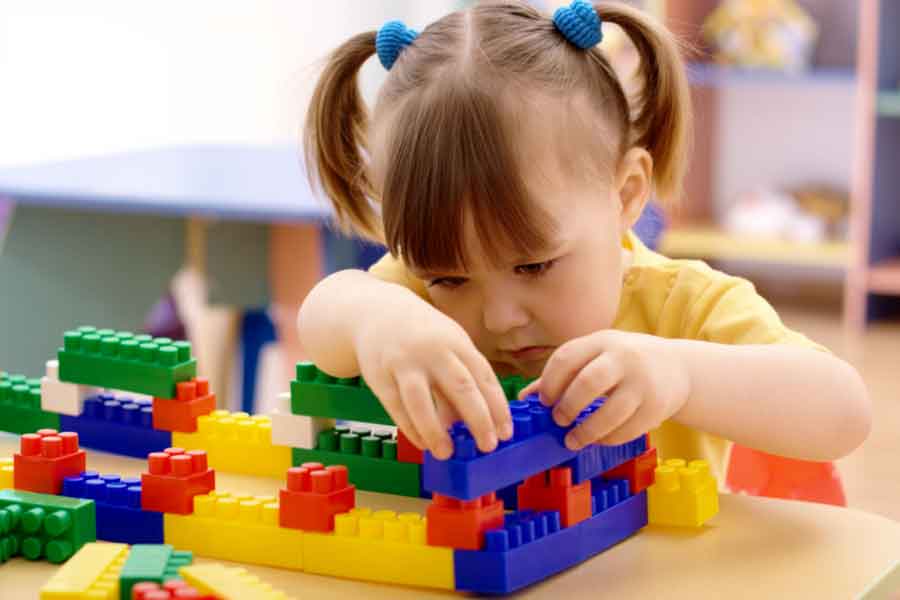 mainan edukatif anak lego