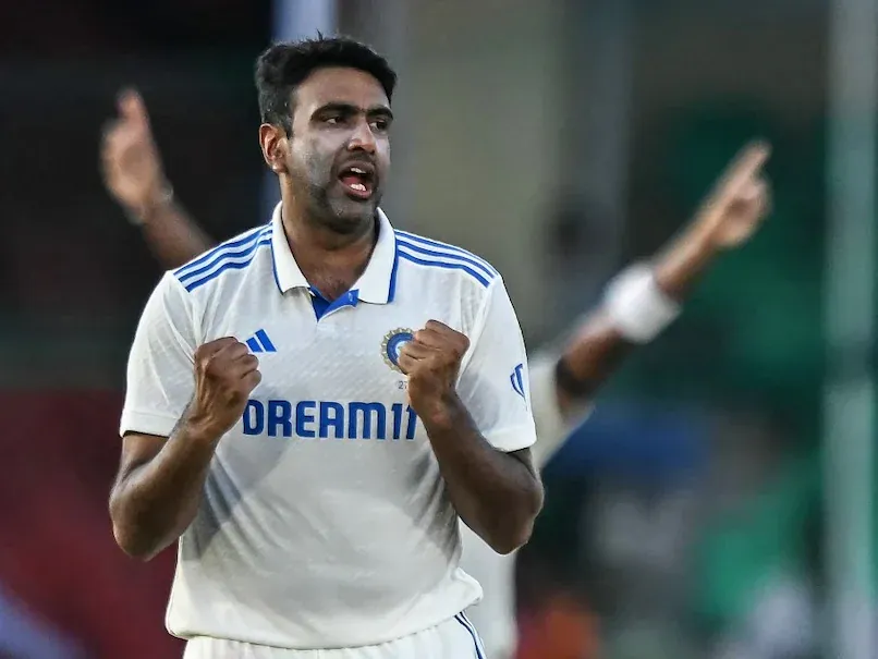 Get the List of Top 10 fastest 300 wickets in Tests and Test Cricket - Fastest Bowlers to 300 Wickets, Wiki, ICC, Wikipedia, Espncricinfo, Cricbuzz.