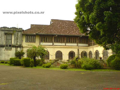 palace building front view,photograph of one of the old palaces used by royal family of cochin in kerala