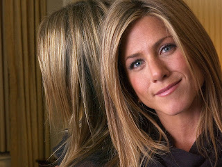 Free unwatermarked wallpapers of Jennifer Aniston at Fullwalls.blogspot.com