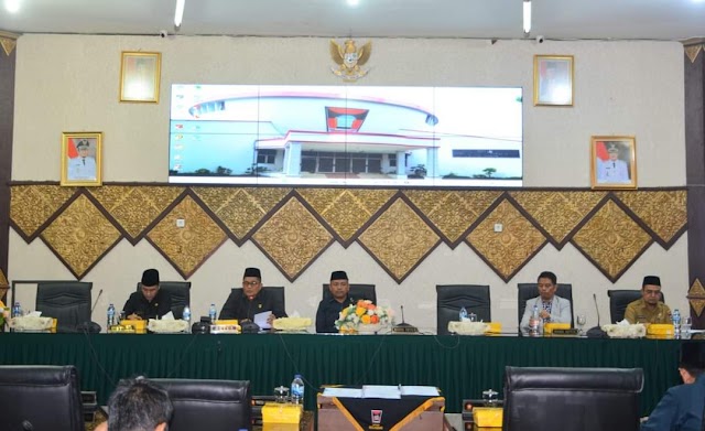 Rapat Paripurna DPRD Kota Padang Setujui Perubahan KUA-PPAS APBD 2023 setelah Penyampaian  Pendapat Akhir Fraksi-Fraksi