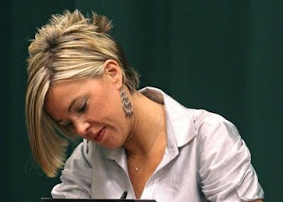 Kate Gosselin Hairstyle Picture 7