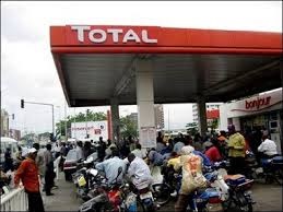 Taxi driver, Okada rider die queueing for petrol in Ilorin