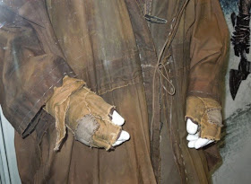 Russell Crowe Noah costume gloves