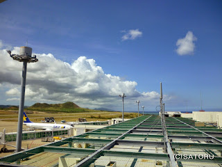 石垣島の新石垣空港展望デッキからの風景写真
