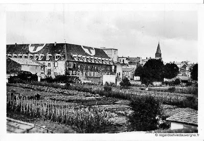 Institution Sainte-Marie de Riom 1944 photo noir et blanc