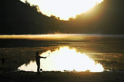 sunrise di ranu kumbolo gunung semeru