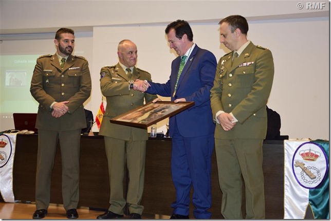 Entrega del reconocimiento al Batallón de Helicópteros