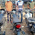 Ghazipur: लूट की चार बाइक, असलहा और नकदी समेत तीन लूटरे गिरफ्तार