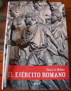 Portada del libro El ejército romano, de Yann le Bohec