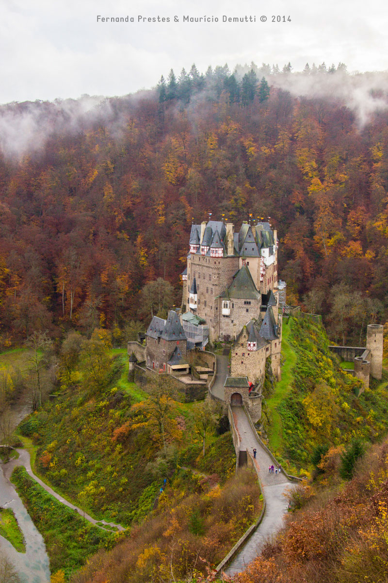 outono no castelo de burg-eltz