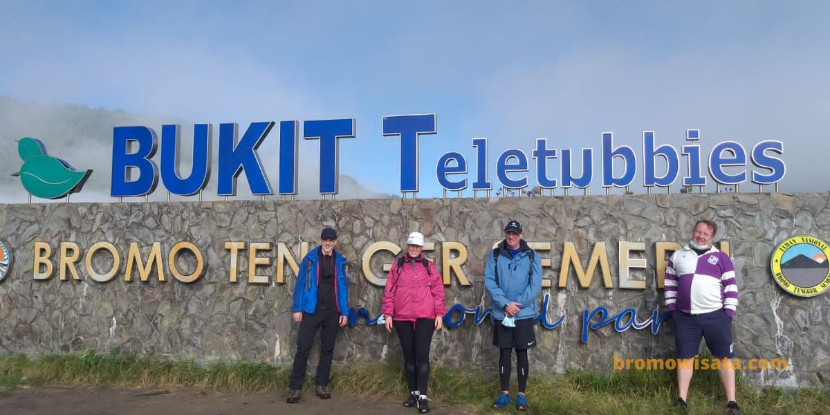 bukit teletubies savana bromo tengger semeru