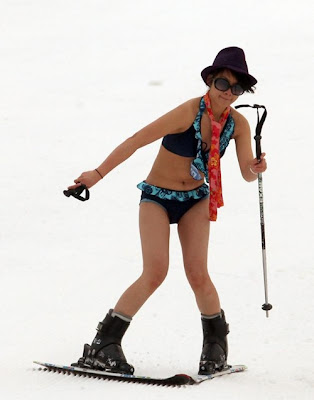 Bikini Spirint -Unusual Chiniese Contest | Minimal clothing Skiing