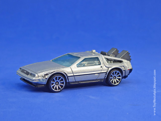 1981 DeLorean DMC-12 VOLVER AL FUTURO - TIME MACHINE HOTWHEELS - 1:64 - 2011 (Autos de películas y series / Movie cars)