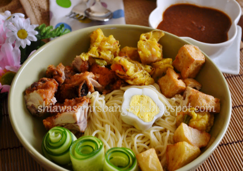 :: ShiawaseMrsBangpek::: Rojak Ayam Goreng