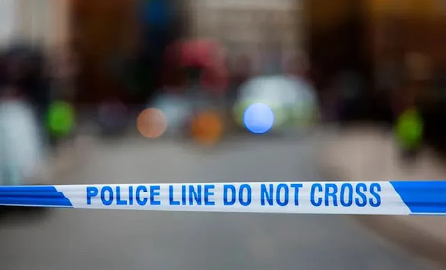 Τα πτώματα τεσσάρων ανθρώπων βρέθηκαν σε διαμέρισμα στο δυτικό Λονδίνο, ανακοίνωσε η βρετανική αστυνομία.