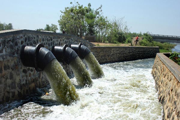 Bagaimana Limbah  Industri Meracuni Air  Sungai 