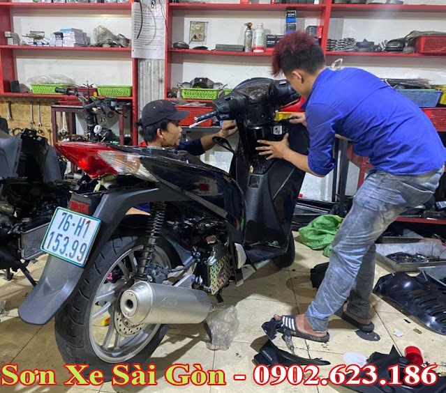 Mẫu Honda SH sơn màu đen bóng pha lê cực đẹp