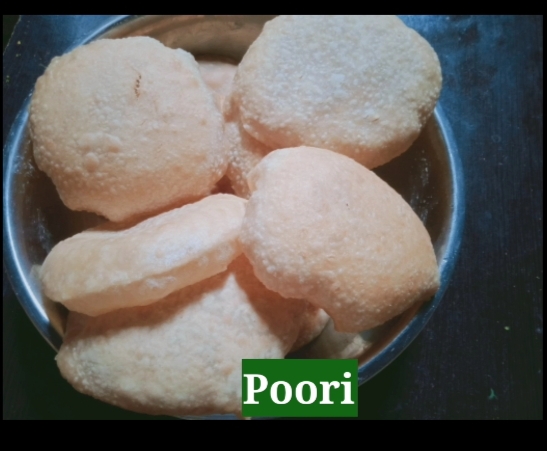 Puffy and soft poori | Puri Recipe with less oil absorption | Pranitha recipes 
