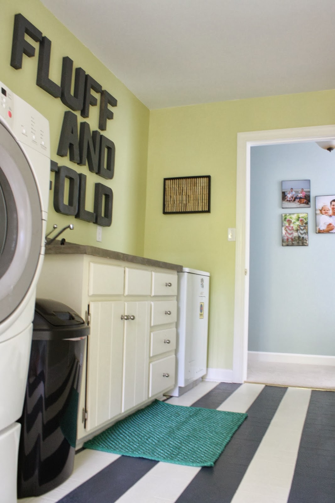 Learn How to Paint Vinyl Floors {yes, you CAN do that!}