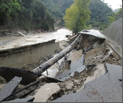 strada arsanise che collega i nostri paesi con catanzaro