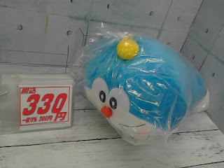 中古品　ドラえもん　ぬいぐるみ　３３０円