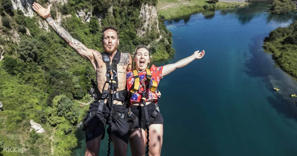 Hilarious Bungee Jumping face Expressions