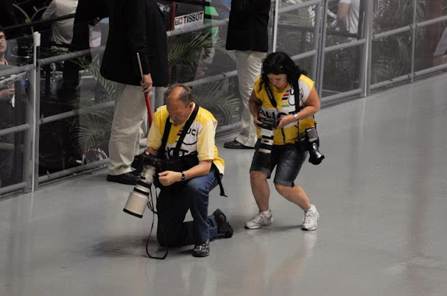 chimp chimping uci photographer tim macauley world track championships melbourne australia 2010 