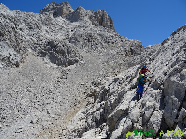 Ruta Pandebano - Refugio de Cabrones: Camino al Refugio de Cabrones