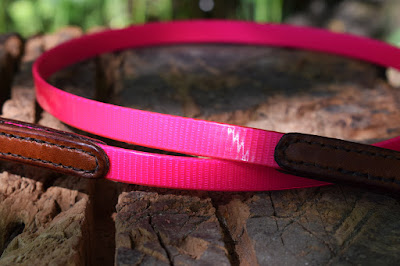 Detail of the pink leash for small size dogs 1 metre long and 1/2 inch wide