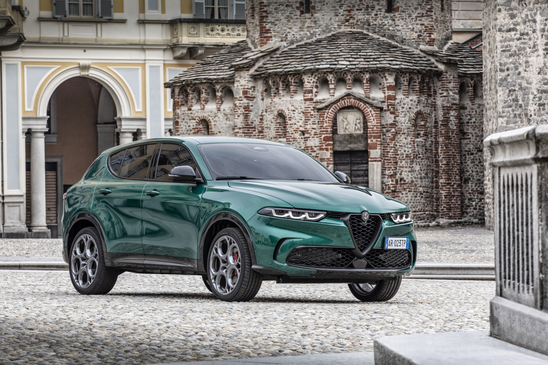 Nuova Alfa Romeo Tonale Sprint Plug-In Hybrid Q4 senza imposta