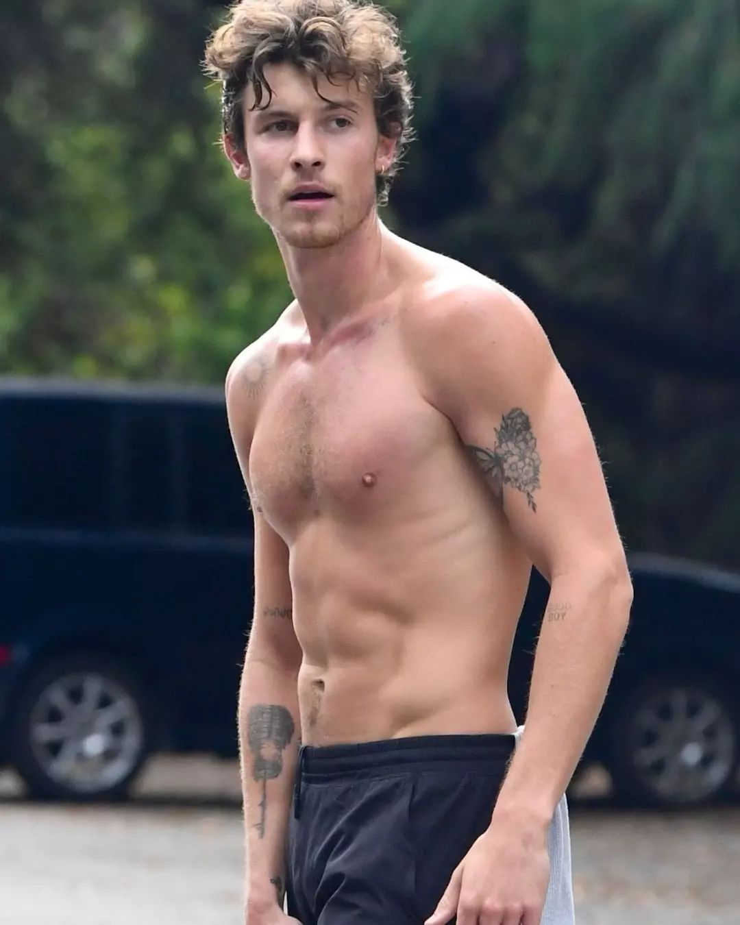 Alexis Superfan S Shirtless Male Celebs Shawn Mendes Goes For A Shirtless Run In Los Angeles