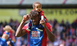 Wilfried Zaha di Kontrak Crystal Palace £ 110.000 per Minggu - Permainan Online