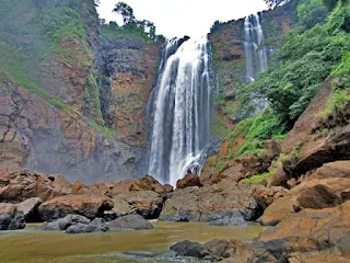 curug puncak manik