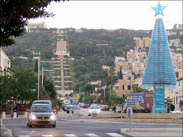 Christmas Tree of Plastic Bottles in Haifa 