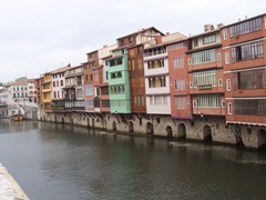 2009.05.23-004 maisons sur l'Agout
