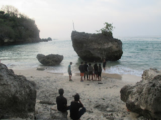 Inilah 10 Tempat Wisata Keren Dekat Pantai Padang Padang