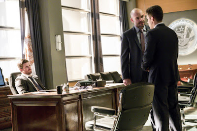 Arrow 5x18 Disbanded Oliver Queen Adrian Chase Quentin Lance promo pic