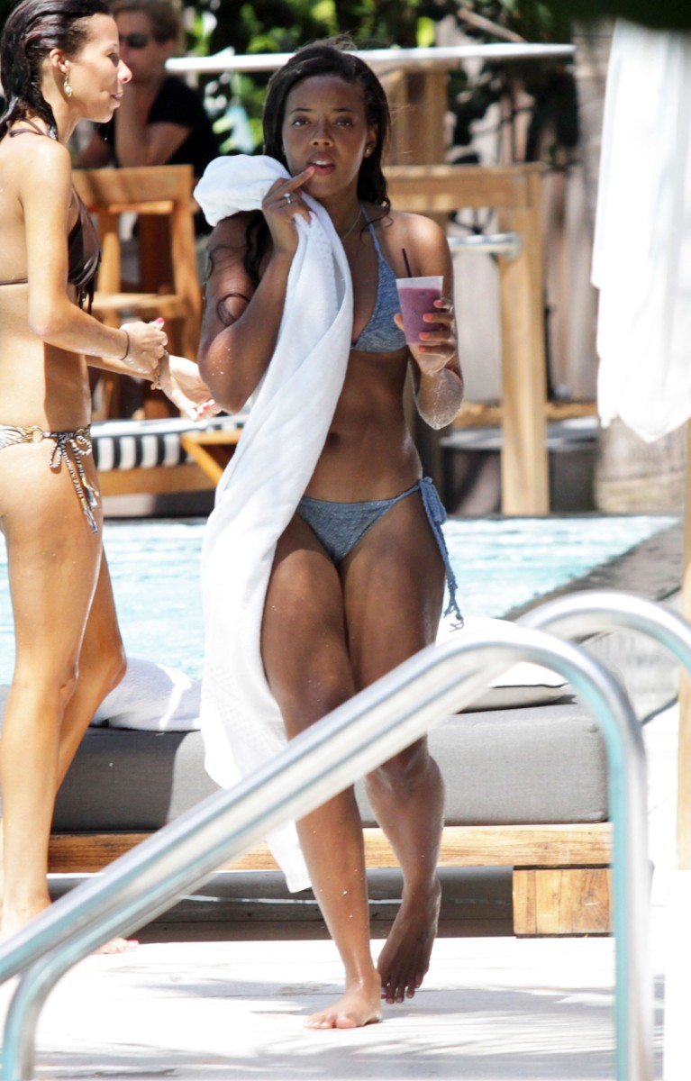 Angela-Simmons-Bikini-Cameltoe-Ass-Viewing-At-Miami-Beach-21.jpg